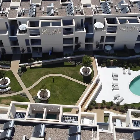 Apartmán Stylish 2br W- Pool & Gym, Steps To Ria Formosa *
