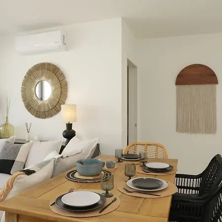 Stylish 2br W- Pool & Gym, Steps To Ria Formosa Apartman *